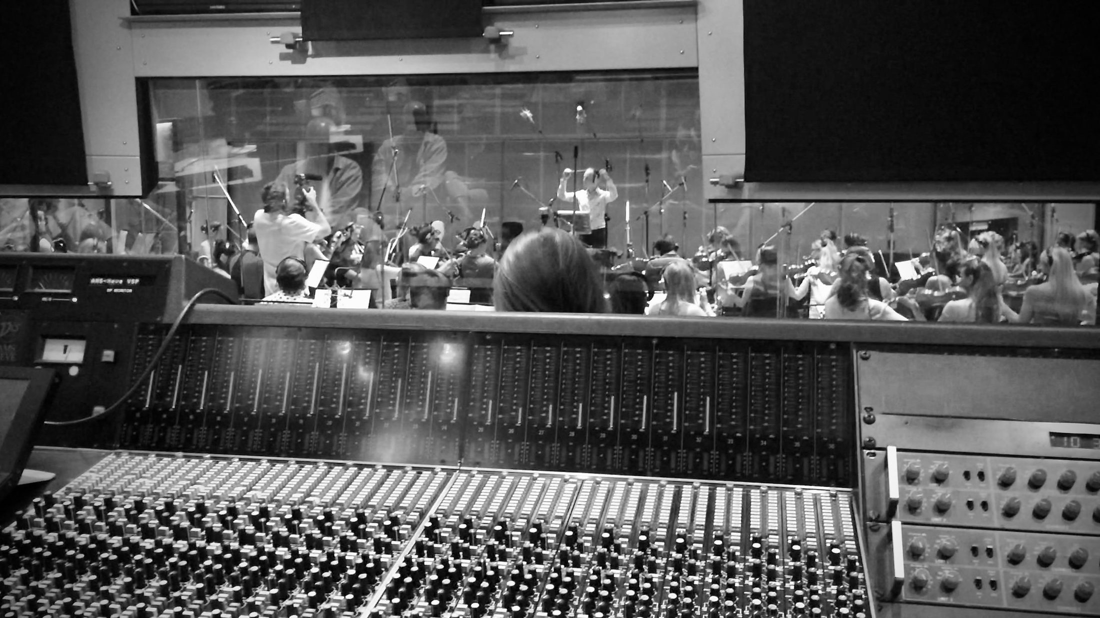 Robert_Emery_Producer_Screen Shot 2019-03-02 at 09.39.14.jpg